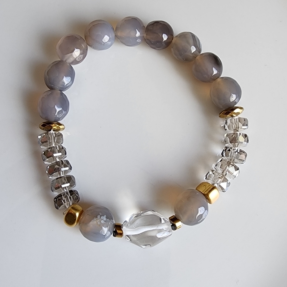 Elegant Gray and Gold Beaded Bracelet - Picture 4 of 5